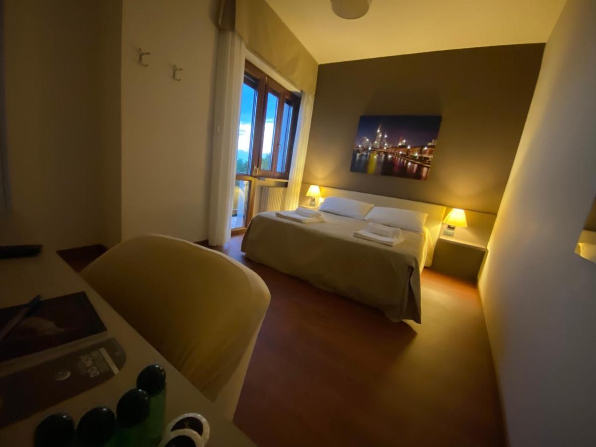 Hotel Lido Bollengo Luaran gambar