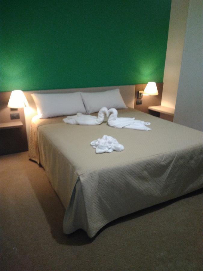 Hotel Lido Bollengo Luaran gambar